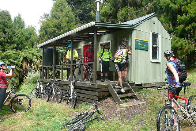 Skips Hut, one of three huts on the Moerangi Track