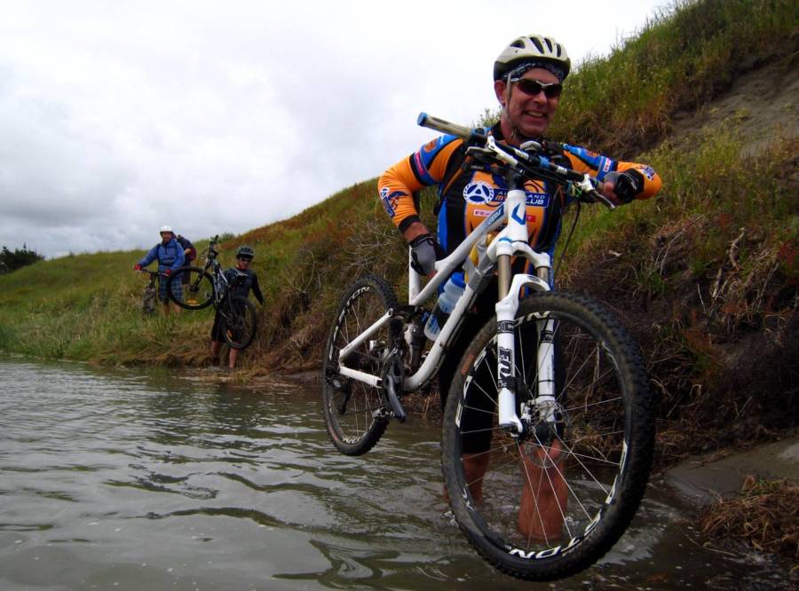 Neil avoiding the road on the Dunes Track