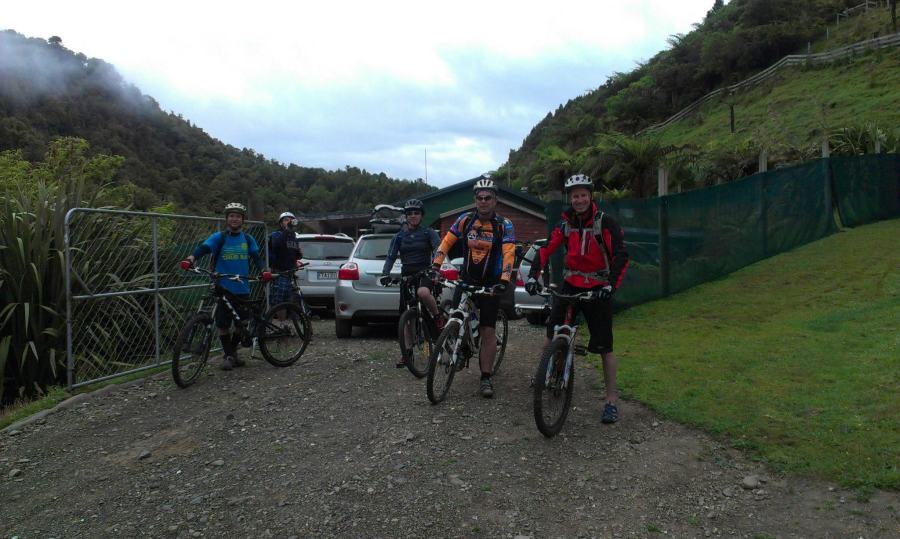 Team Early Riser, about to start the Motu Loop